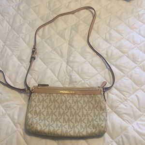 Michael kors cross body purse